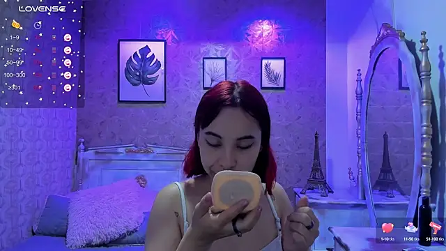 Snapshot of Megane_whitte chatting on 10-16-25, 04:13 Megane whitte online show from 10-16-25, 04:13