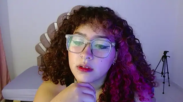 Snapshot of BlueeVelvet chatting on 09-29-25, 11:31 BlueeVelvet online show from 09-29-25, 11:31