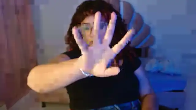 Snapshot of BlueeVelvet chatting on 10-07-25, 03:25 BlueeVelvet online show from 10-07-25, 03:25