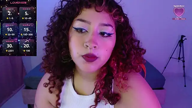 Snapshot of BlueeVelvet chatting on 10-17-25, 11:18 BlueeVelvet online show from 10-17-25, 11:18