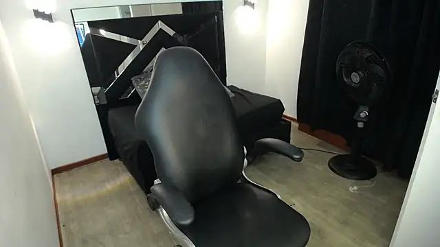 MarianaRojas  online show from 05-15-26, 05:58
