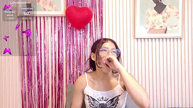 Snapshot of Abrilmirren chatting on 02-10-26, 11:03 Abrilmirren online show from 02-10-26, 11:03