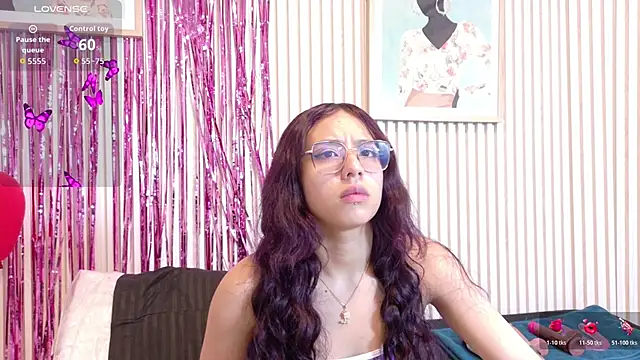 Snapshot of Abrilmirren chatting on 02-23-26, 11:07 Abrilmirren online show from 02-23-26, 11:07