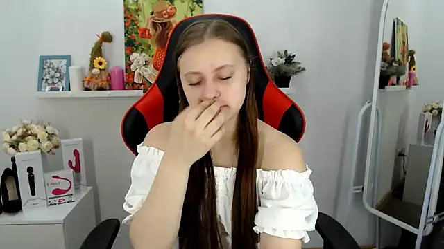 Snapshot of ArinaBelle chatting on 10-14-25, 04:02 ArinaBelle online show from 10-14-25, 04:02