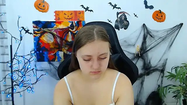 Snapshot of ArinaBelle chatting on 10-23-25, 02:44 ArinaBelle online show from 10-23-25, 02:44