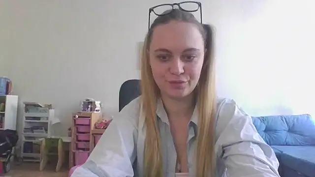 Cynoraye online show from 02-04-26, 09:48