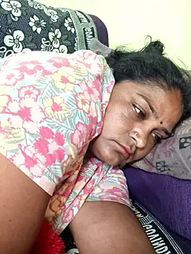 navyasree143 online show from 05-05-26, 01:57