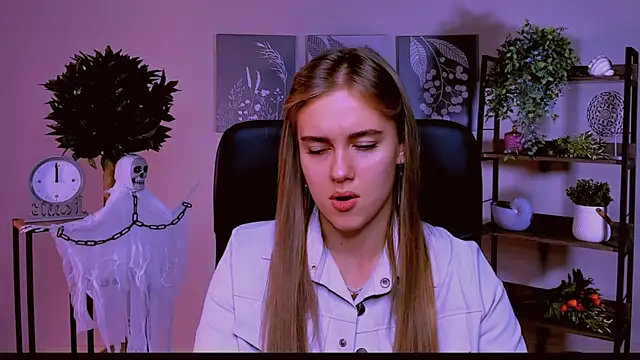 JuneWoods online show from 10-22-25, 06:35