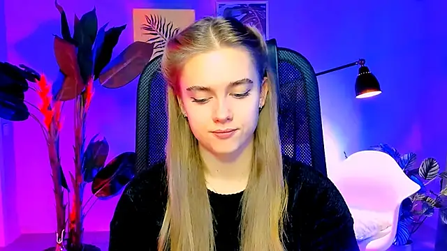 JuneWoods online show from 11-27-25, 06:04