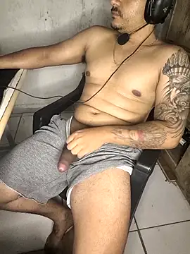 Snapshot of gtzmoreno chatting on 03-05-26, 06:42 gtzmoreno online show from 03-05-26, 06:42