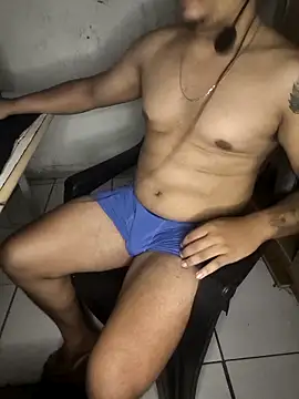 Snapshot of gtzmoreno chatting on 03-07-26, 01:35 gtzmoreno online show from 03-07-26, 01:35