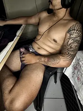 Snapshot of gtzmoreno chatting on 03-18-26, 08:06 gtzmoreno online show from 03-18-26, 08:06