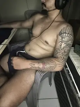 Snapshot of gtzmoreno chatting on 03-31-26, 06:03 gtzmoreno online show from 03-31-26, 06:03