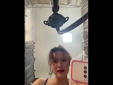 Snapshot of sharony_x chatting on 11-15-25, 09:06 sharony x online show from 11-15-25, 09:06