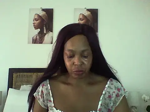 Snapshot of Blacksashaxx chatting on 10-17-25, 07:55 Blacksashaxx online show from 10-17-25, 07:55