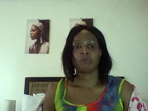 Snapshot of Blacksashaxx chatting on 11-17-25, 12:22 Blacksashaxx online show from 11-17-25, 12:22