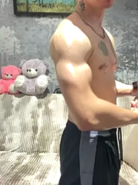 Snapshot of KirilStella chatting on 10-17-25, 12:41 KirilStella online show from 10-17-25, 12:41