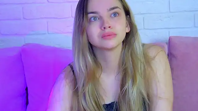 Snapshot of AnitaVenture chatting on 10-08-25, 04:10 AnitaVenture online show from 10-08-25, 04:10