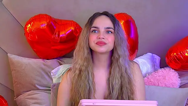 Snapshot of AnitaVenture chatting on 10-12-25, 04:44 AnitaVenture online show from 10-12-25, 04:44