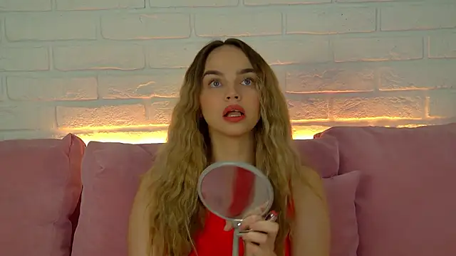 Snapshot of AnitaVenture chatting on 10-24-25, 04:09 AnitaVenture online show from 10-24-25, 04:09