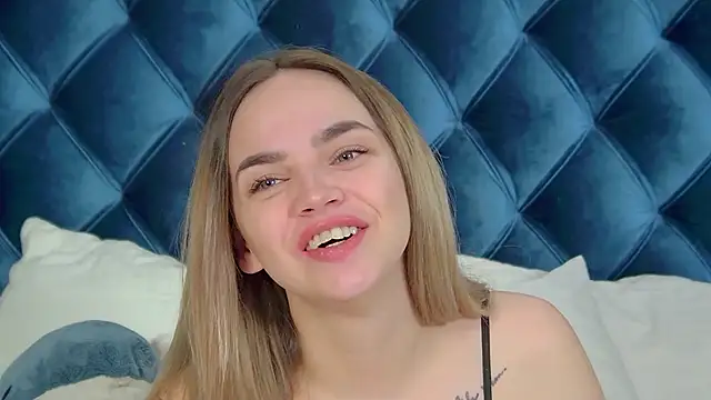 Snapshot of AnitaVenture chatting on 11-05-25, 04:23 AnitaVenture online show from 11-05-25, 04:23