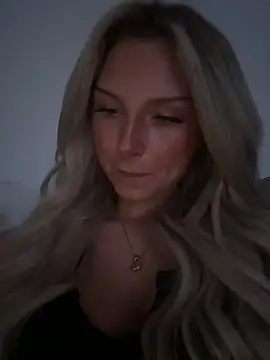 blondeeee online show from 05-07-26, 07:52