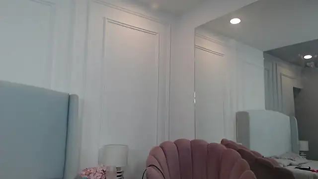 Snapshot of ChantalGarner chatting on 10-18-25, 01:01 ChantalGarner online show from 10-18-25, 01:01