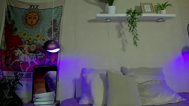 Snapshot of Violeta_dh chatting on 10-13-25, 01:11 Violeta dh online show from 10-13-25, 01:11