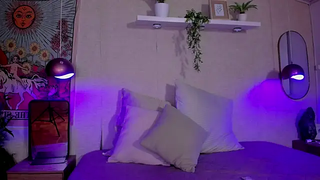 Snapshot of Violeta_dh chatting on 10-14-25, 11:55 Violeta dh online show from 10-14-25, 11:55