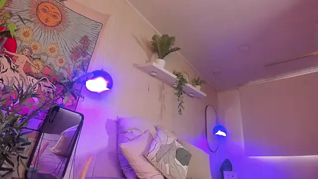 Snapshot of Violeta_dh chatting on 10-30-25, 12:06 Violeta dh online show from 10-30-25, 12:06