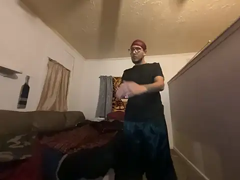 Snapshot of ThrowedWorldWide chatting on 02-14-26, 03:25 ThrowedWorldWide online show from 02-14-26, 03:25