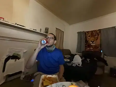 Snapshot of ThrowedWorldWide chatting on 02-15-26, 12:18 ThrowedWorldWide online show from 02-15-26, 12:18