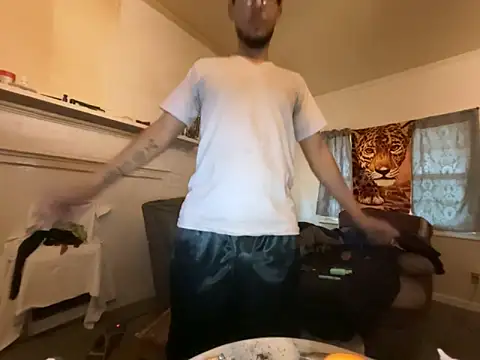 Snapshot of ThrowedWorldWide chatting on 02-15-26, 03:31 ThrowedWorldWide online show from 02-15-26, 03:31