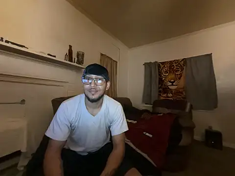 Snapshot of ThrowedWorldWide chatting on 02-16-26, 03:35 ThrowedWorldWide online show from 02-16-26, 03:35