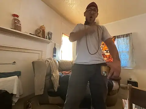 Snapshot of ThrowedWorldWide chatting on 02-16-26, 03:41 ThrowedWorldWide online show from 02-16-26, 03:41