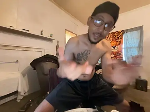 Snapshot of ThrowedWorldWide chatting on 02-20-26, 02:39 ThrowedWorldWide online show from 02-20-26, 02:39