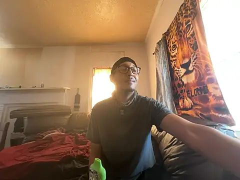 Snapshot of ThrowedWorldWide chatting on 03-04-26, 04:13 ThrowedWorldWide online show from 03-04-26, 04:13