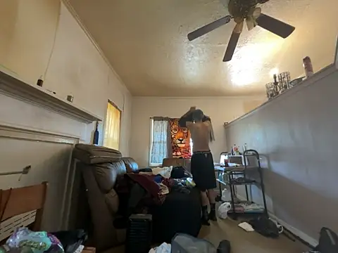 Snapshot of ThrowedWorldWide chatting on 03-06-26, 08:05 ThrowedWorldWide online show from 03-06-26, 08:05