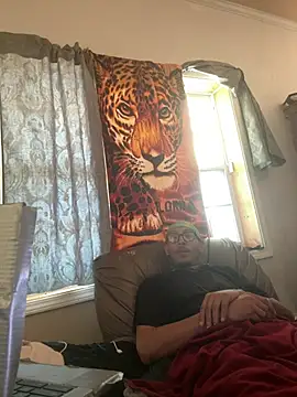 Snapshot of ThrowedWorldWide chatting on 03-11-26, 06:36 ThrowedWorldWide online show from 03-11-26, 06:36