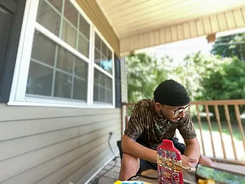 Snapshot of ThrowedWorldWide chatting on 04-14-26, 07:09 ThrowedWorldWide online show from 04-14-26, 07:09