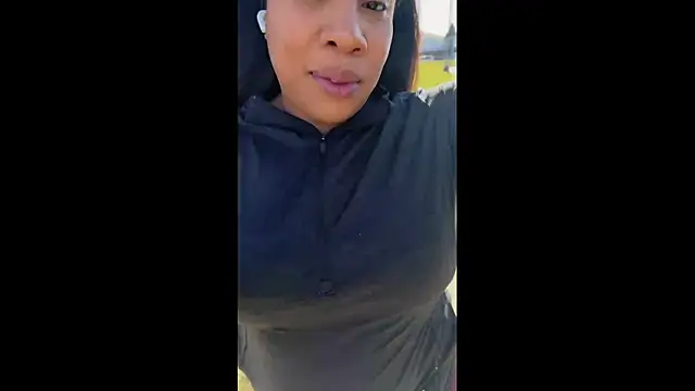 NeliaHexxen online show from 11-12-25, 06:19