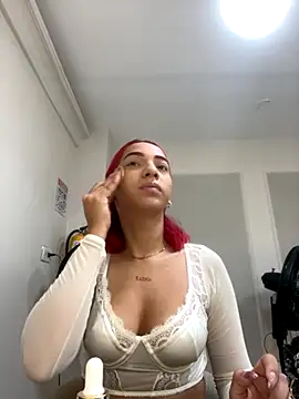 Snapshot of theladymonserrateshow chatting on 11-06-25, 12:06 theladymonserrateshow online show from 11-06-25, 12:06