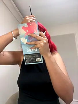 Snapshot of theladymonserrateshow chatting on 11-11-25, 11:54 theladymonserrateshow online show from 11-11-25, 11:54