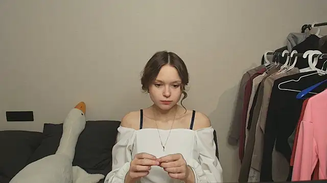 Snapshot of CandyPiggy chatting on 10-18-25, 02:18 CandyPiggy online show from 10-18-25, 02:18