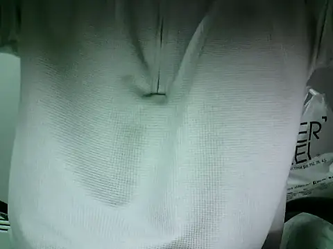 Snapshot of krerem chatting on 10-13-25, 02:50 krerem online show from 10-13-25, 02:50