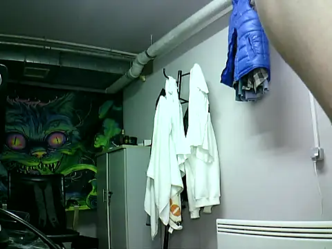 Snapshot of krerem chatting on 10-23-25, 03:11 krerem online show from 10-23-25, 03:11