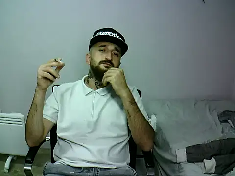 Snapshot of krerem chatting on 10-29-25, 02:52 krerem online show from 10-29-25, 02:52