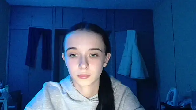 Emilia Light online show from 12-20-25, 10:06