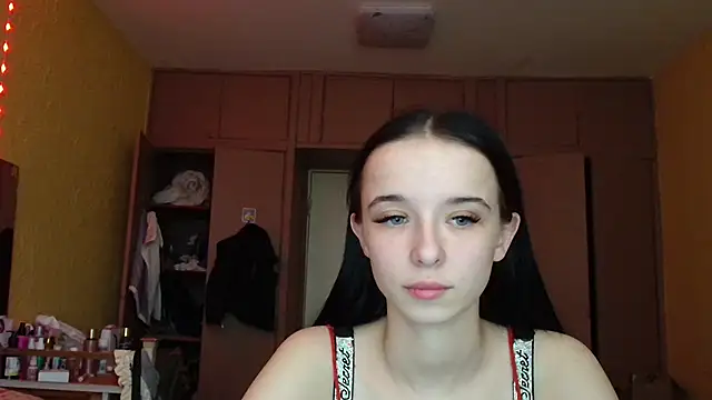 Emilia Light online show from 03-21-26, 09:36