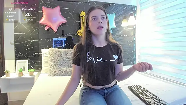 ZOE LE online show from 12-02-25, 11:37